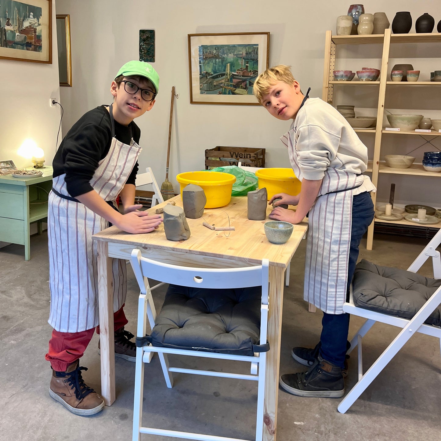Kinder-Komplett-Kurs: Drehen an der Scheibe, abdrehen und glasieren ab 10 Jahren, 20./21.02. 2026, 15 - 17 Uhr