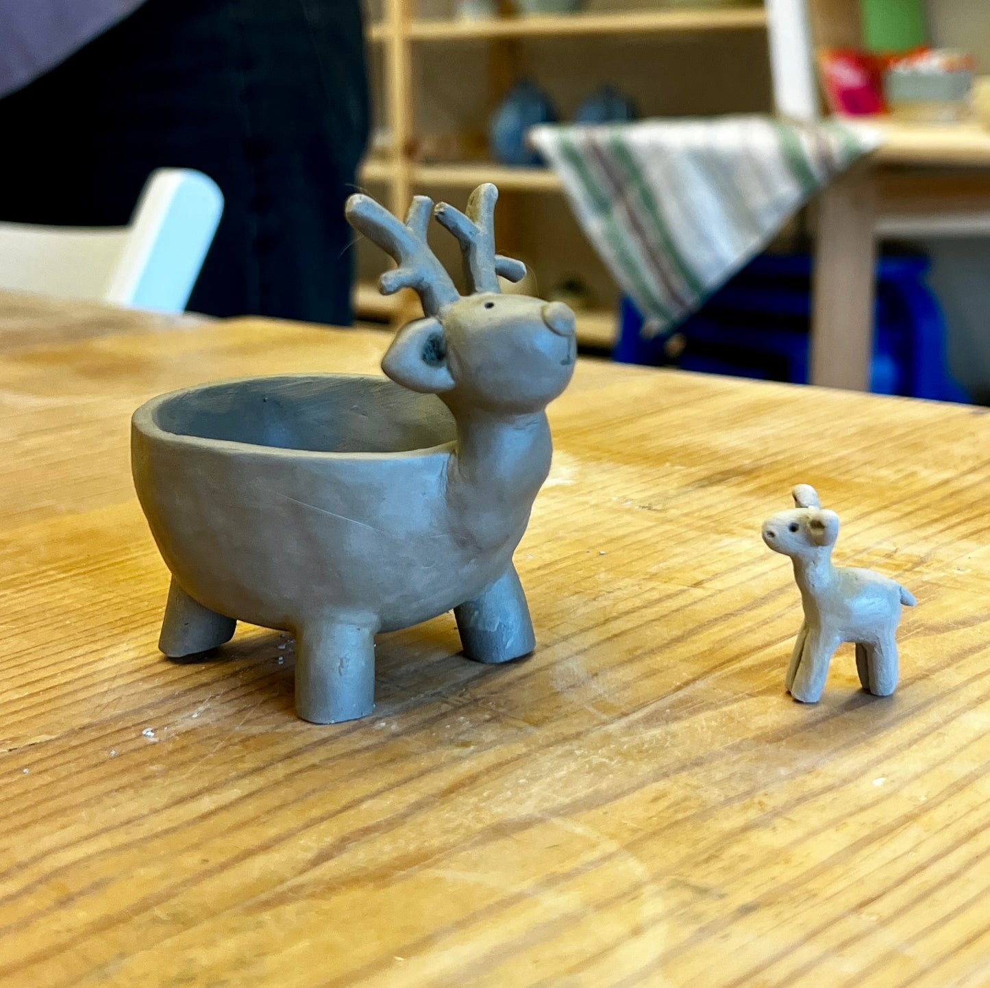 Eltern-Kind Ferienwerkstatt mit Ton für Kinder ab 6 Jahren: So, 28.12.25 von 15.00 - 17.00 Uhr