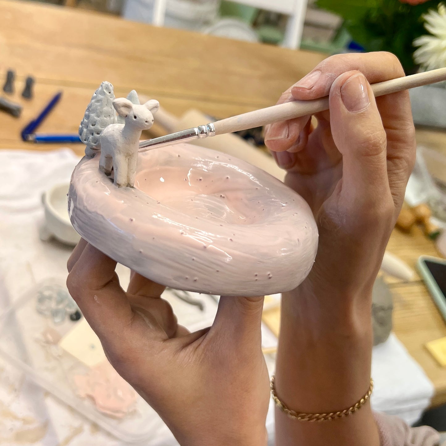 Eltern-Kind Ferienwerkstatt mit Ton für Kinder ab 6 Jahren: So, 28.12.25 von 15.00 - 17.00 Uhr